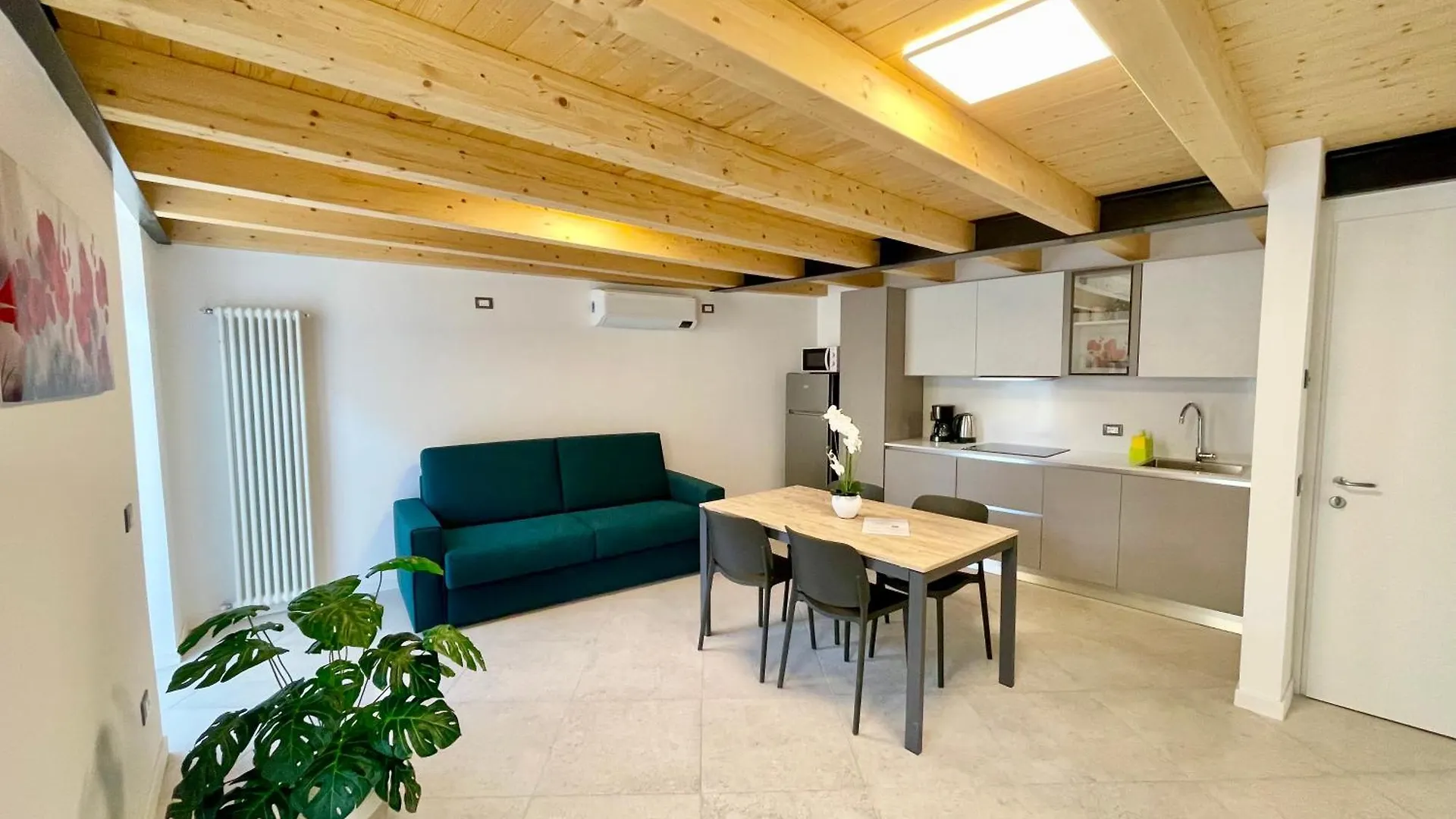 מאלצ'סינה Benni Apartments 0*,