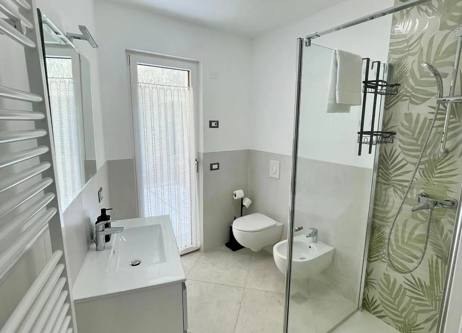 מאלצ'סינה Benni Apartments 0*,
